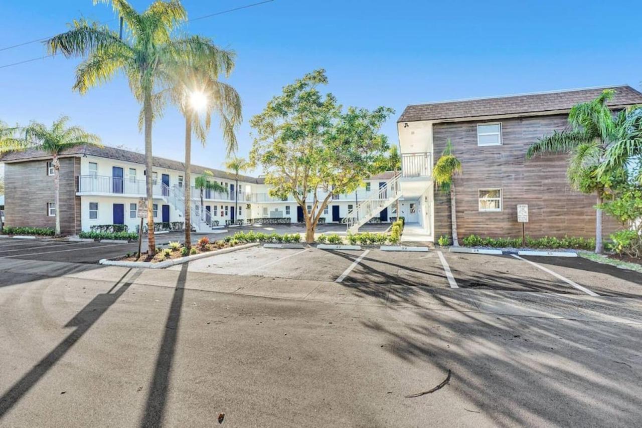 Rustic Retreats Beachy 1br For 4 Guests In The Heart Of Lauderdale Apartment Fort Lauderdale